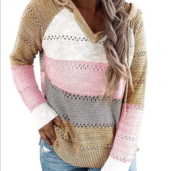 Sweaters - Pullover hoodie